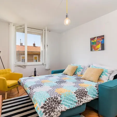 Quirky Arena With Parking Apartament *