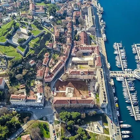 公寓 Quirky Arena With Parking *