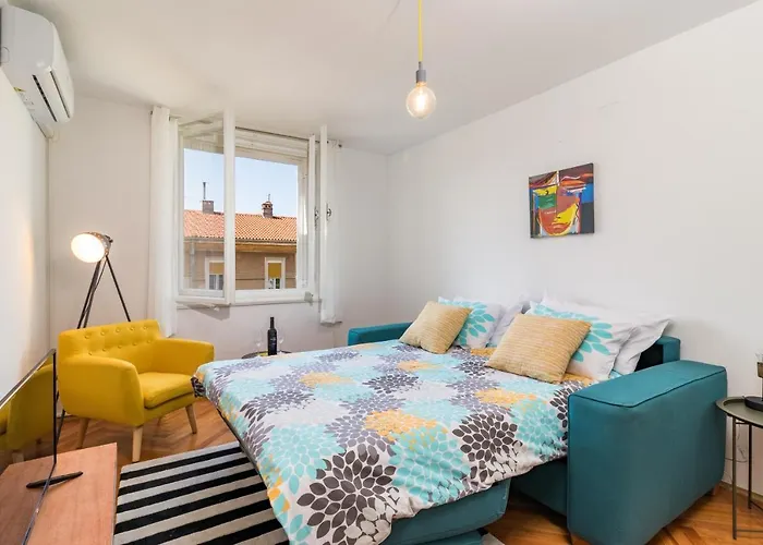 Quirky Arena With Parking Apartman *